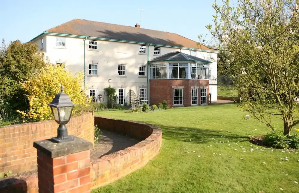 Alveston Leys Care Home garden and exterior