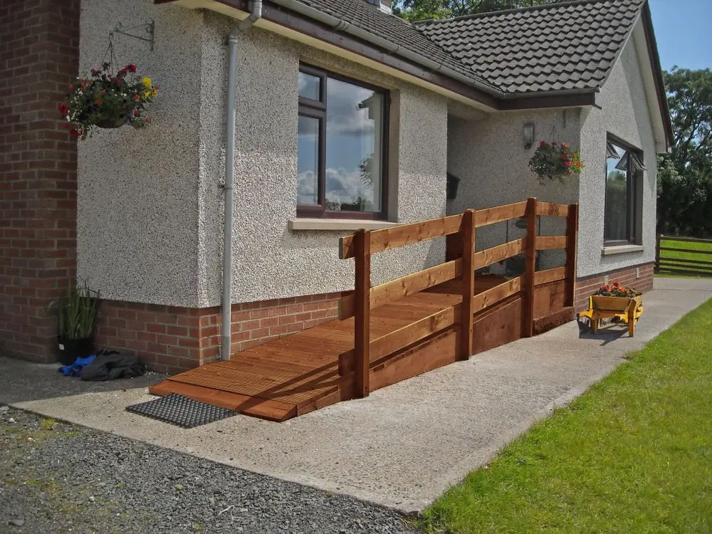 Bungalow with wheelchair ramp