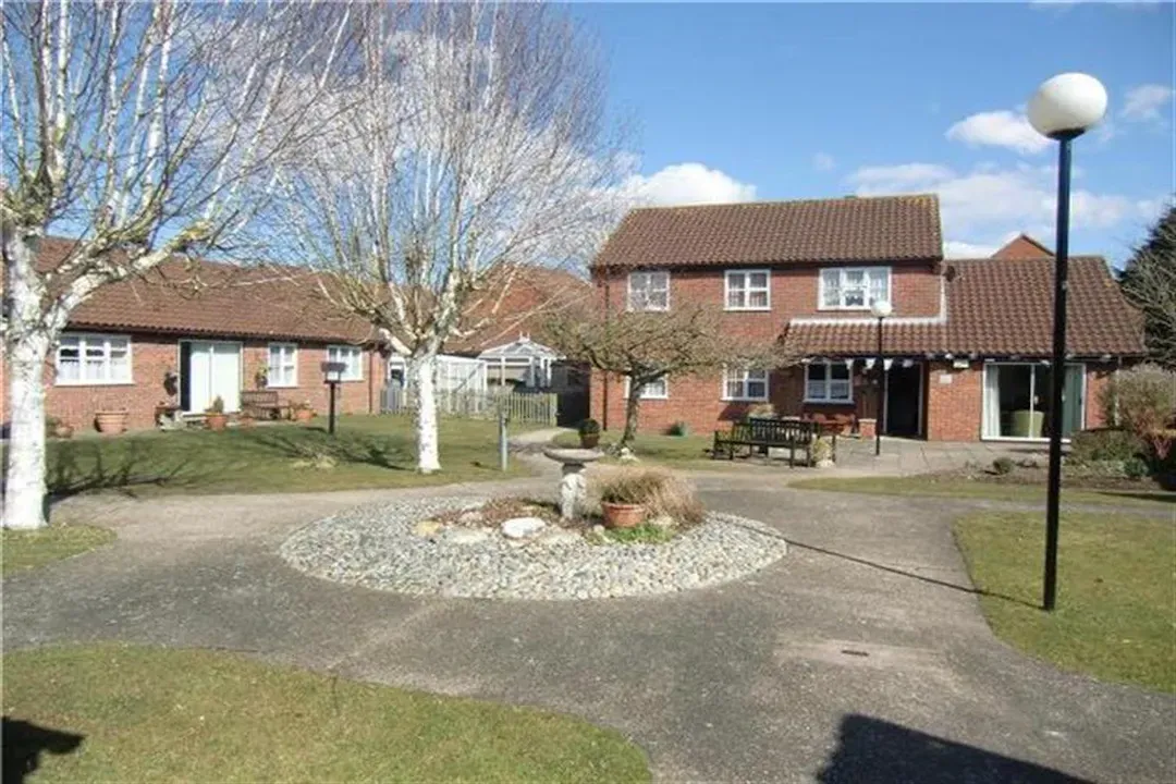 retirement-bungalows-bob-harvey-geograph-britain-and-ireland