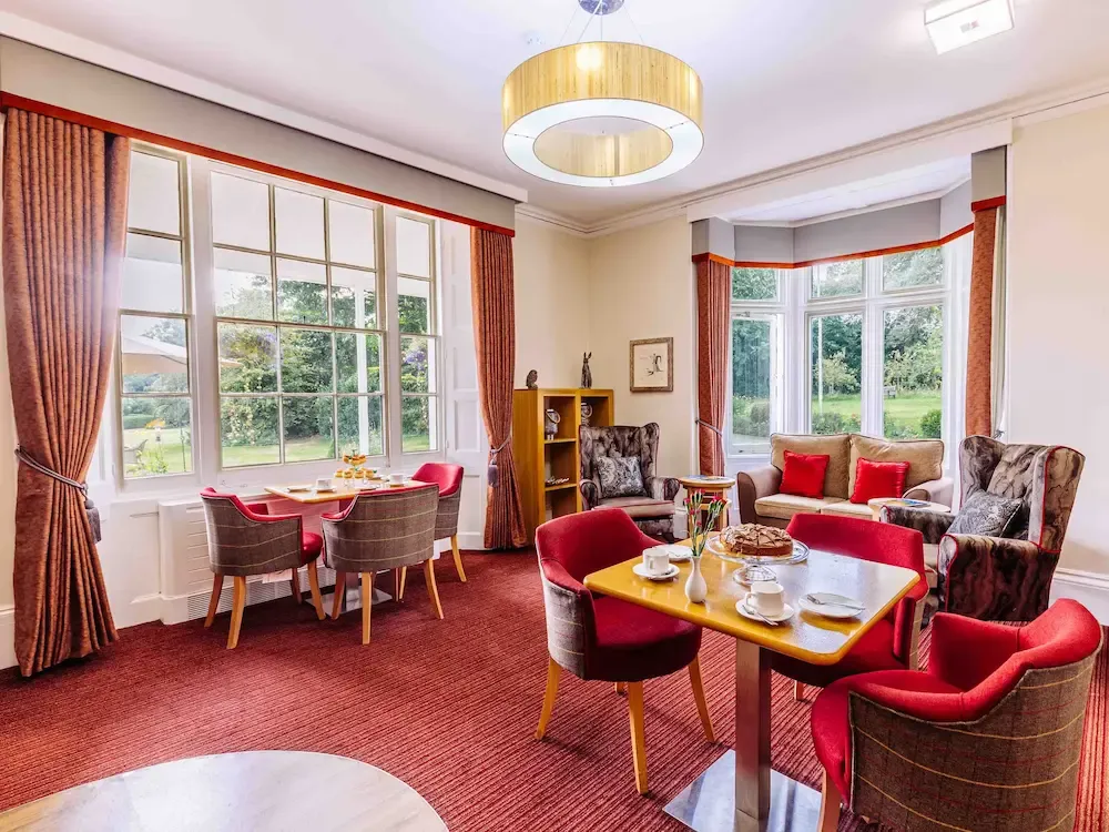 Red Oaks Care Home dining room