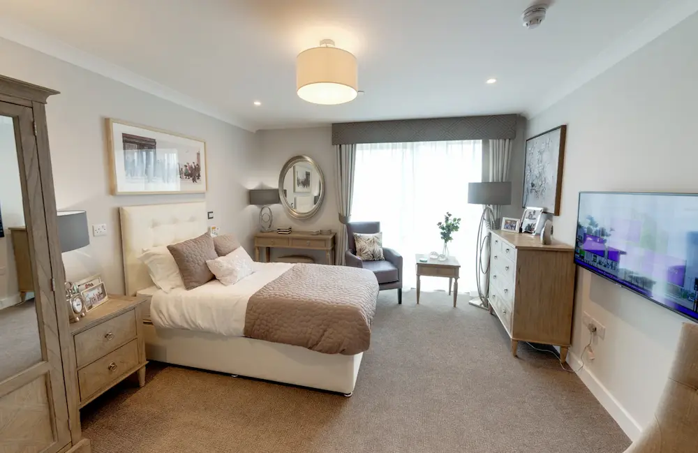 Winchester Heights care home bedroom